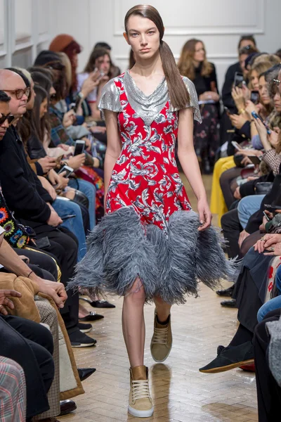 Look 15